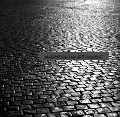 Gledajući unatrag vidim naprijed